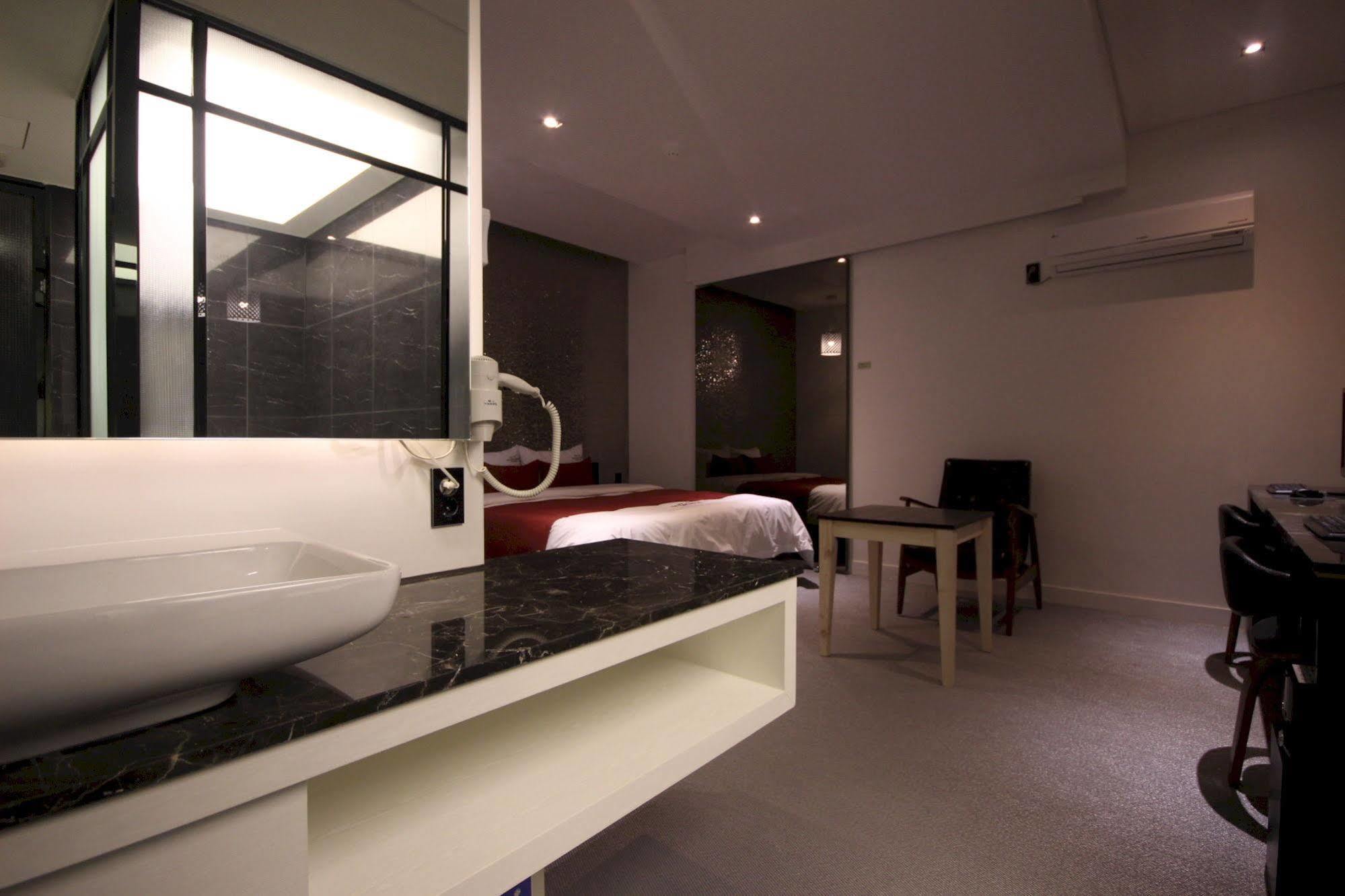 The Club Hotel Seomyeon Pusan Zewnętrze zdjęcie